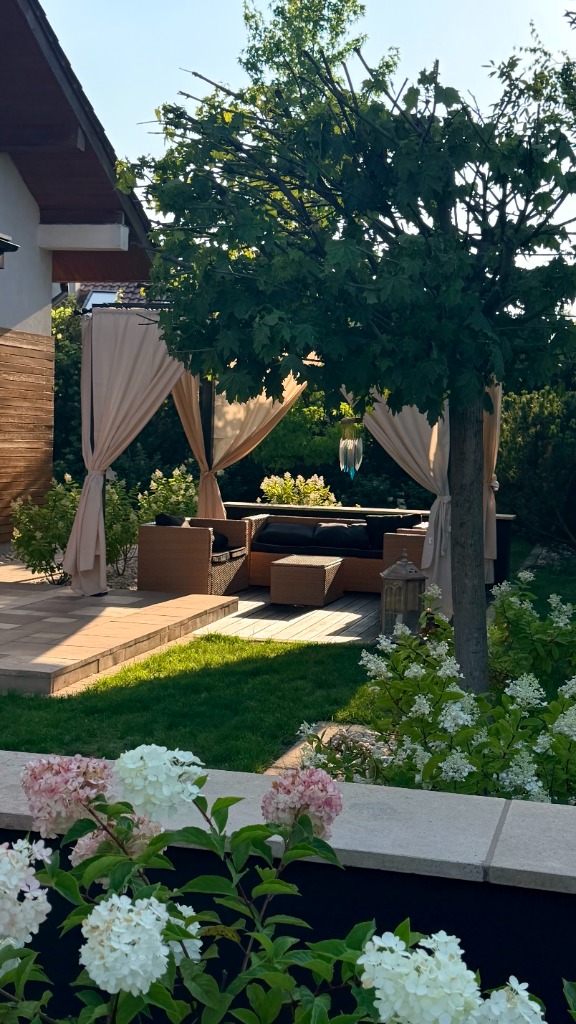 Pergola & Hydrangea Garden